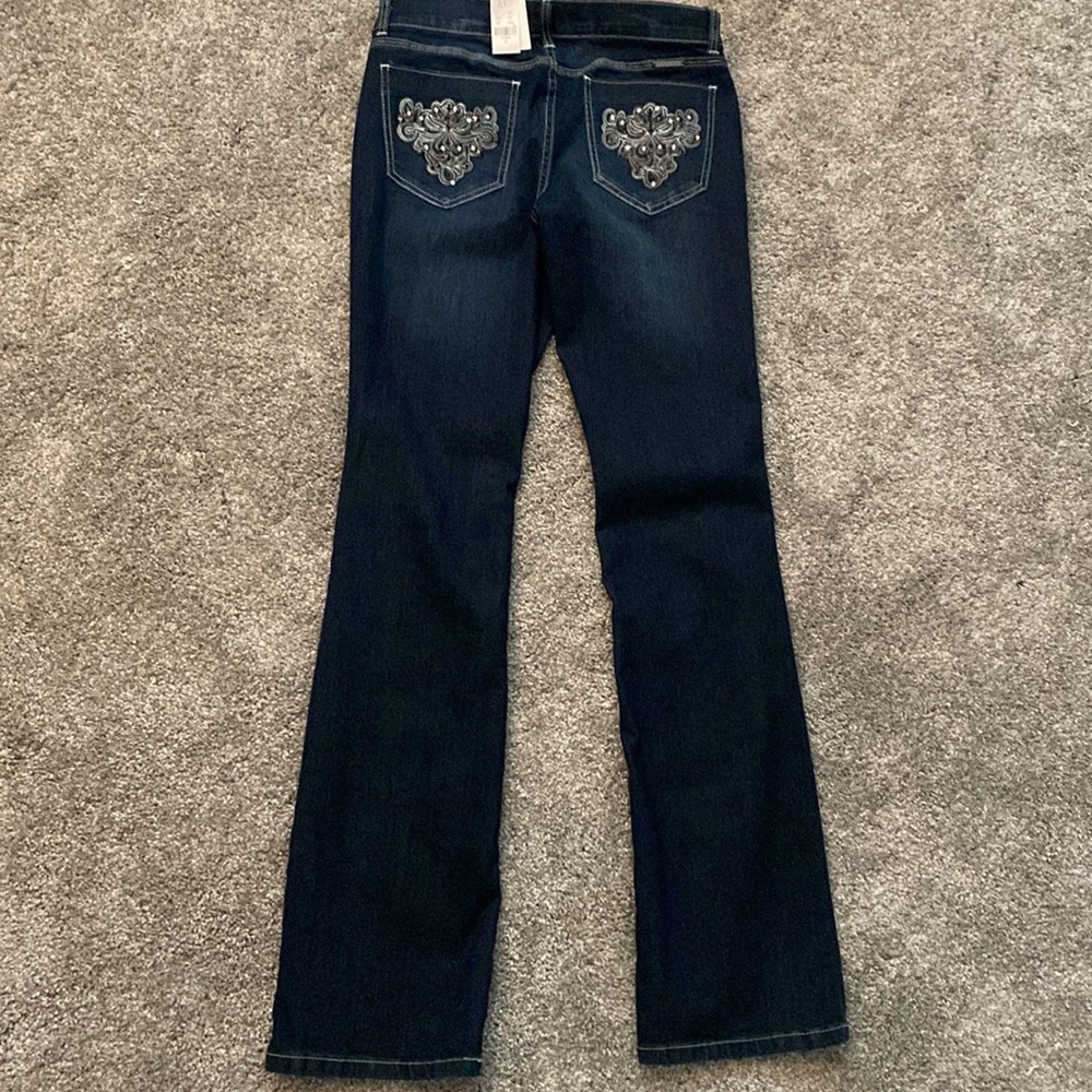NY&C SIZE 2 Bootcut Jeans.